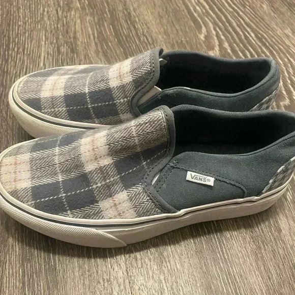 Vans Shoes - Plaid platform slip on Asher Vans . Size 6